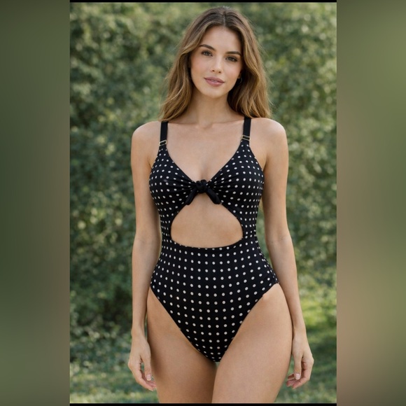 Boamar Black and White Kids One Piece, XS - Picture 1 of 7